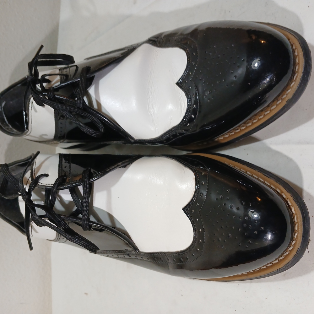 Men's 12 Quality Dress Shoes - Picture 2 of 5